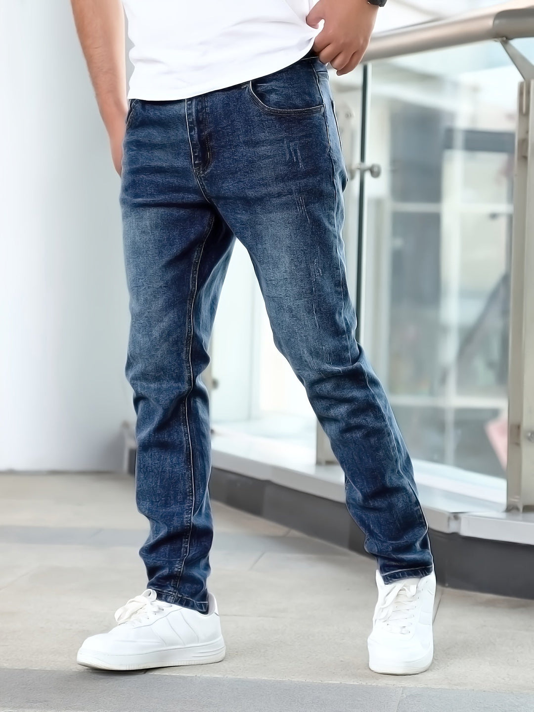 Slim-fit casual jeans for men