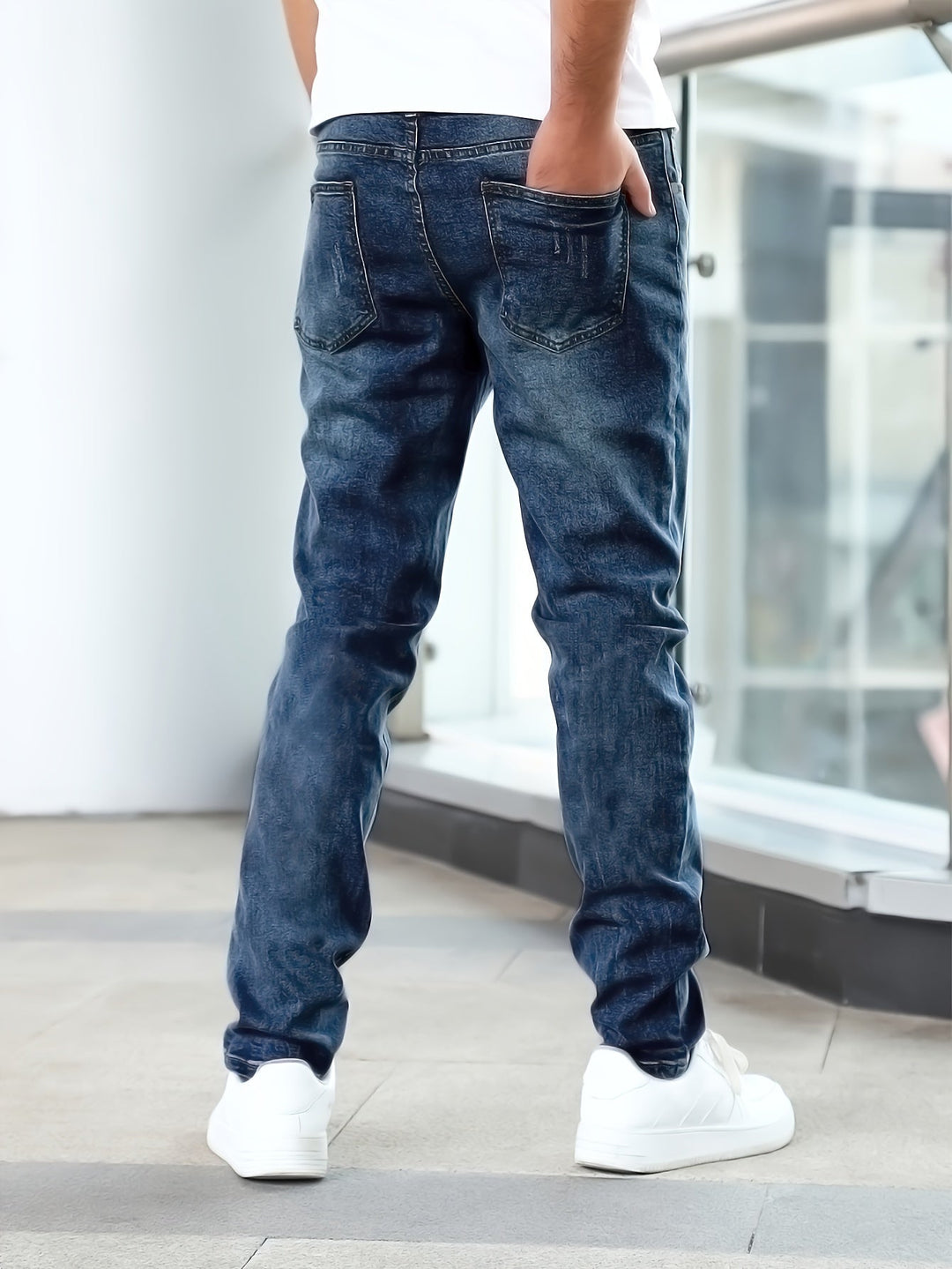 Slim-fit casual jeans for men