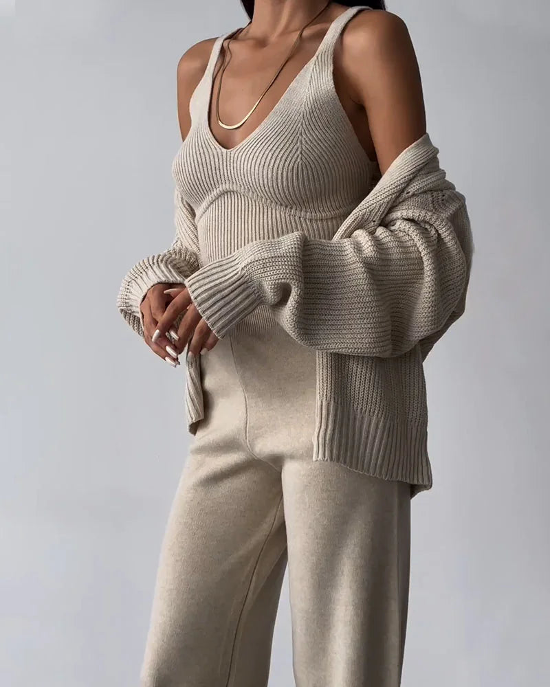 Three-piece knitted set for women